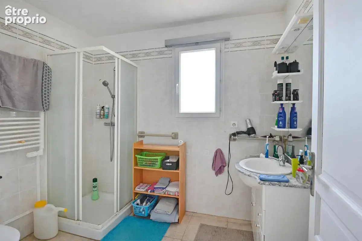 Plain‑pied lumineux avec piscine et grand terrain sans vis‑à‑vis - photo 13