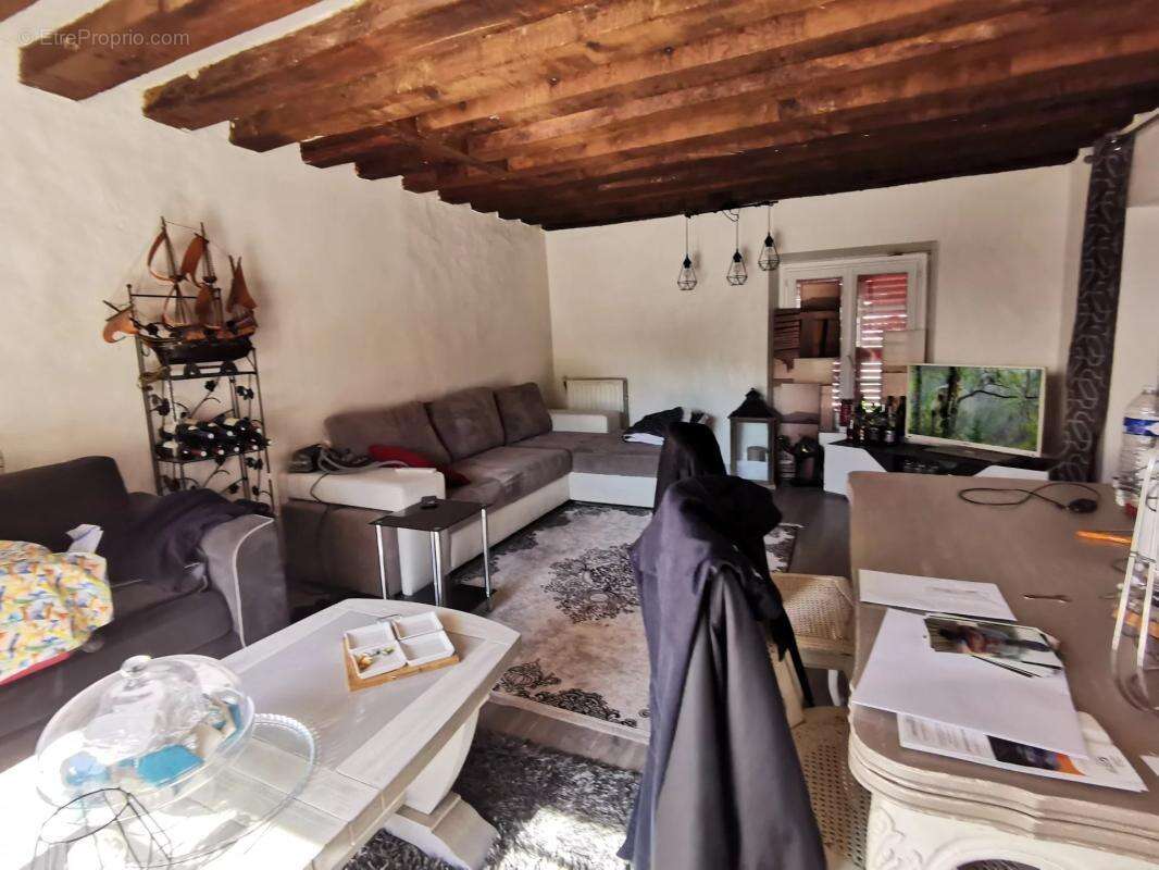 Commerce à ETREPILLY