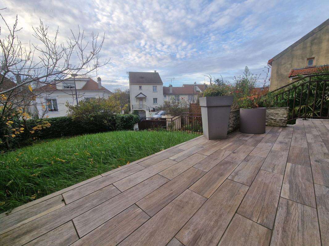 Maison à VAIRES-SUR-MARNE