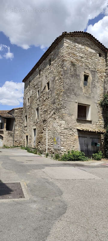 Maison à SAINT-CESAIRE-DE-GAUZIGNAN