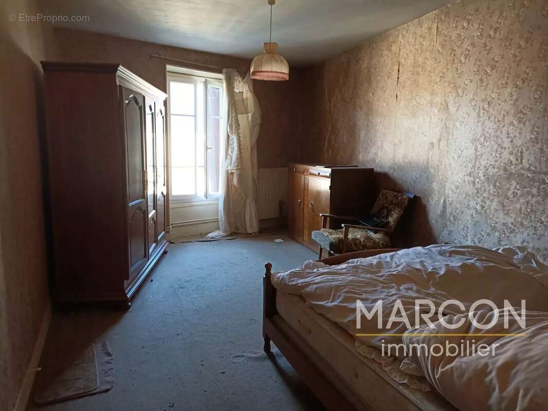 Maison à LAVAVEIX-LES-MINES