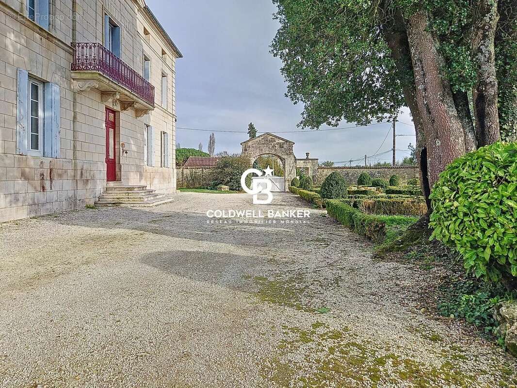 Maison à MORTAGNE-SUR-GIRONDE