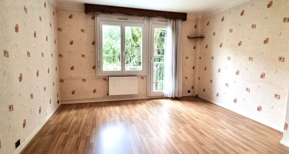 Appartement à HOUILLES