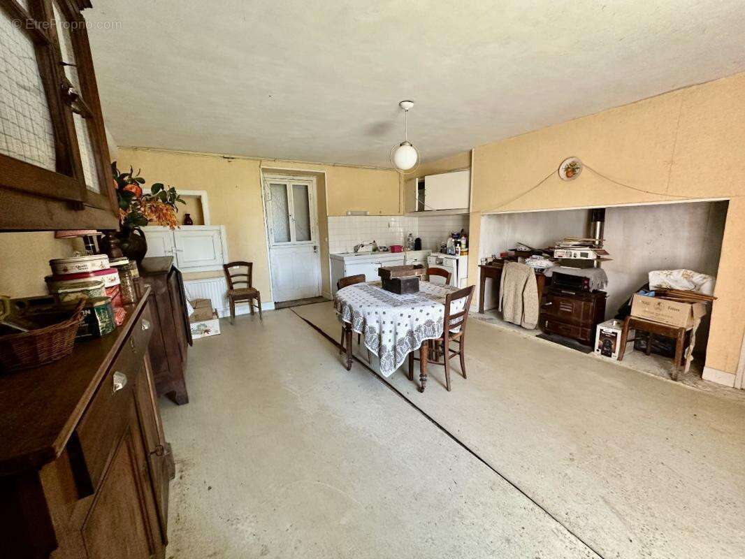 Maison à CREYSSE
