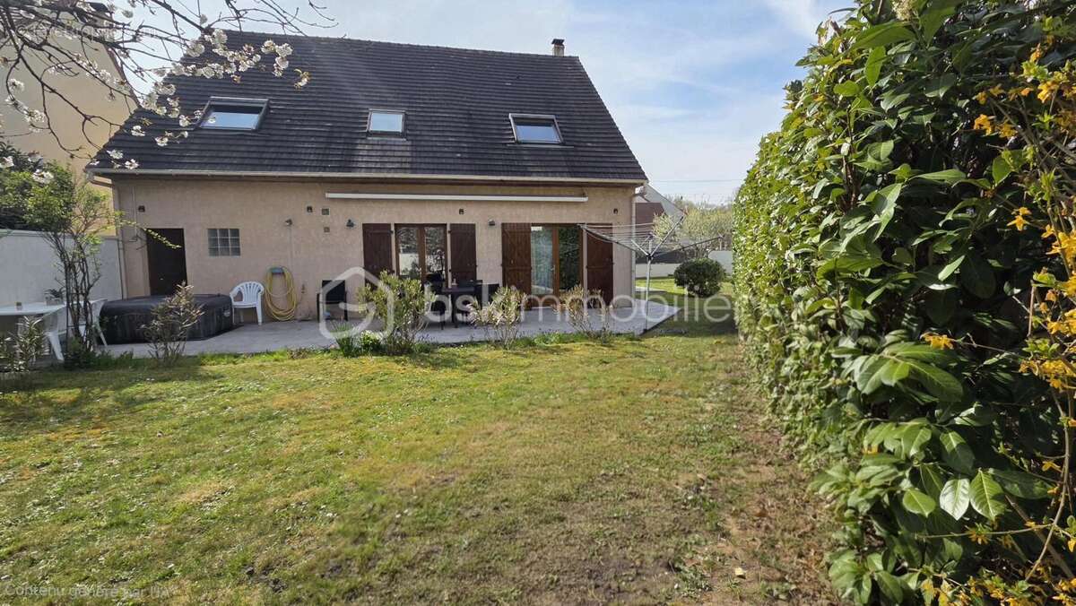 Maison à GRETZ-ARMAINVILLIERS