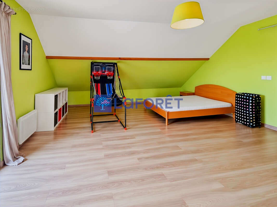 Maison Sache 8 pièce(s) 215 m2 - photo 9