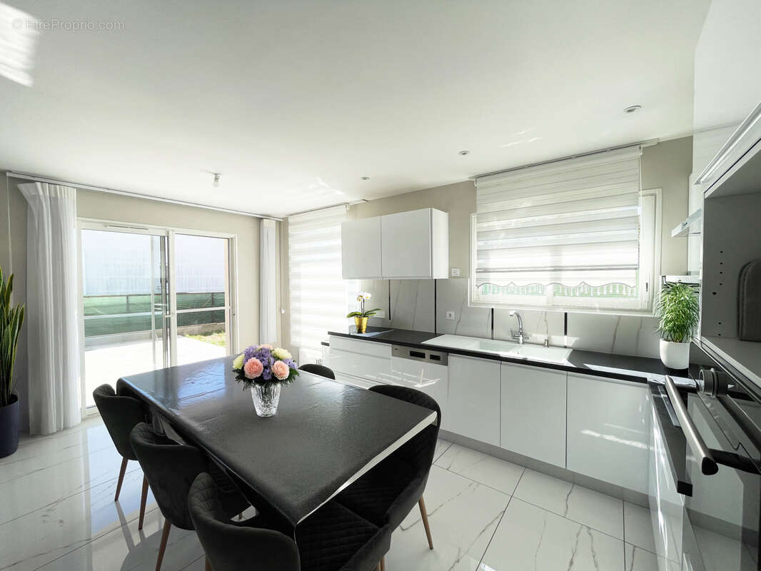 Maison à SALAISE-SUR-SANNE