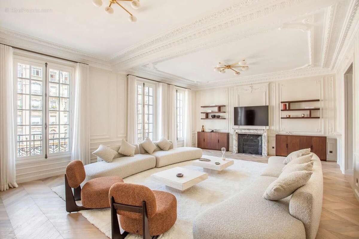 Paris XVI  Appartement 6/5 Pieces / bld Jules SANDEAU / Appartement d’Exception - photo 2