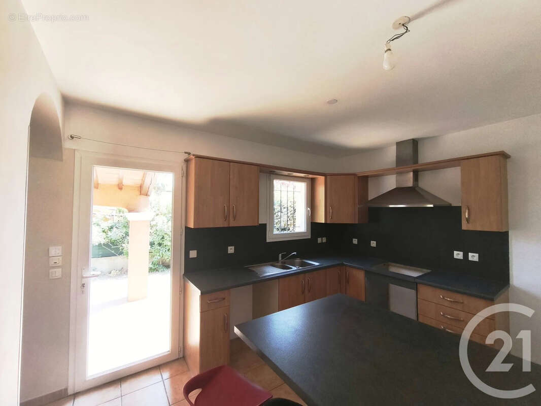 Maison 115 m² à La Garde  - photo 7