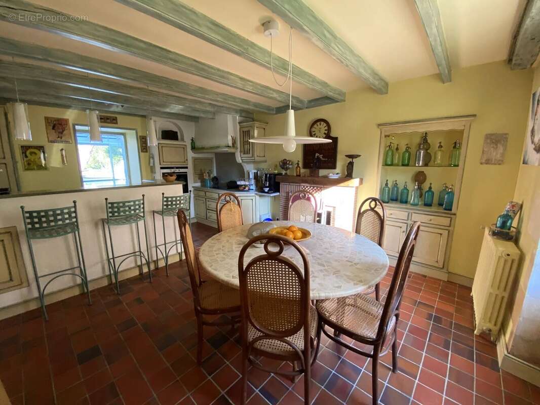 Maison à FONTAINE-LE-COMTE