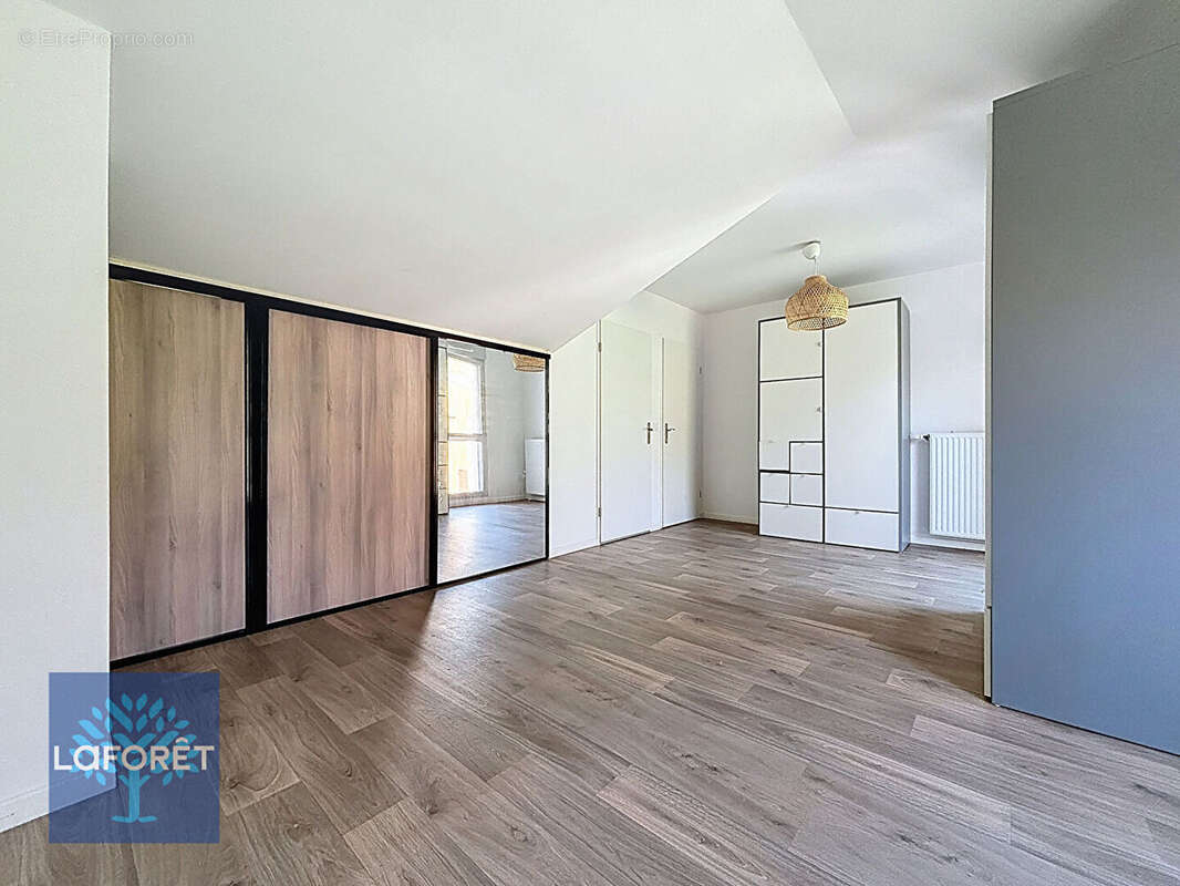 Appartement à CHENNEVIERES-SUR-MARNE