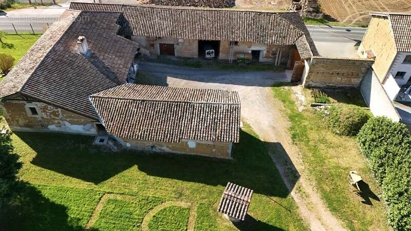 Maison à GENOUILLEUX