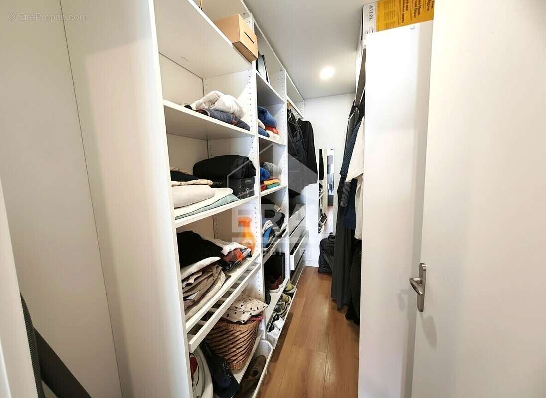 Appartement à MARSEILLE-5E