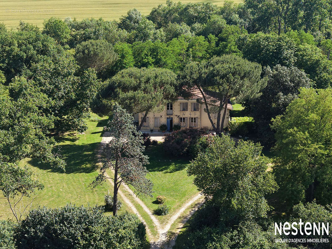 Maison à VIC-FEZENSAC