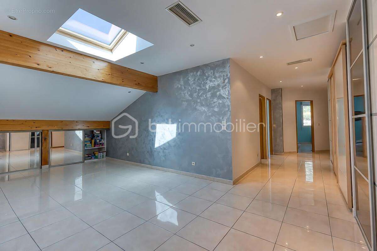 Maison de 182m2 plus atelier - photo 6