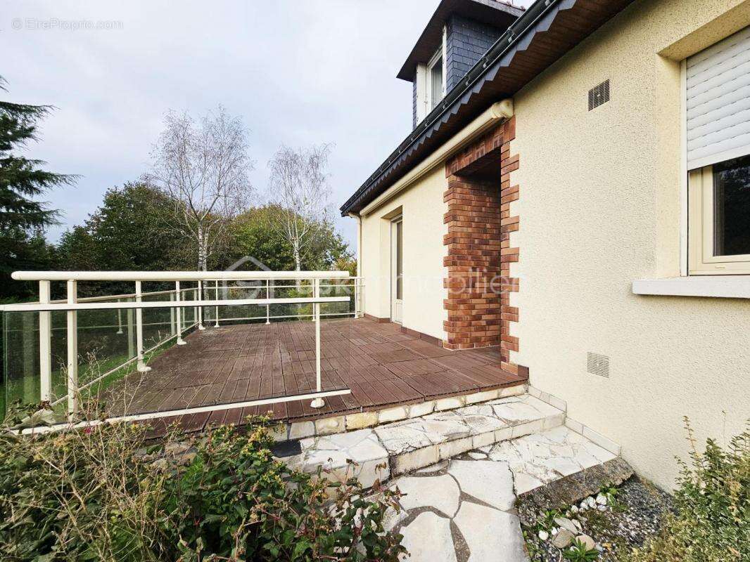 Maison à MAURE-DE-BRETAGNE