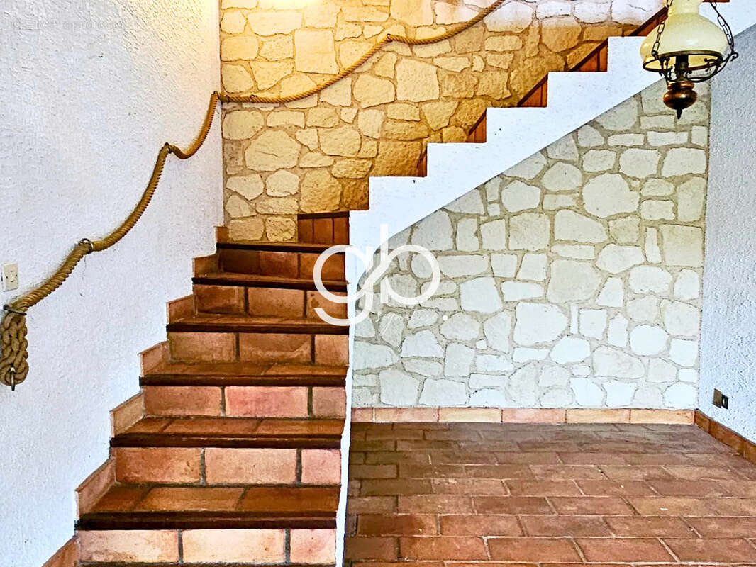 Maison à SAINT-GELY-DU-FESC