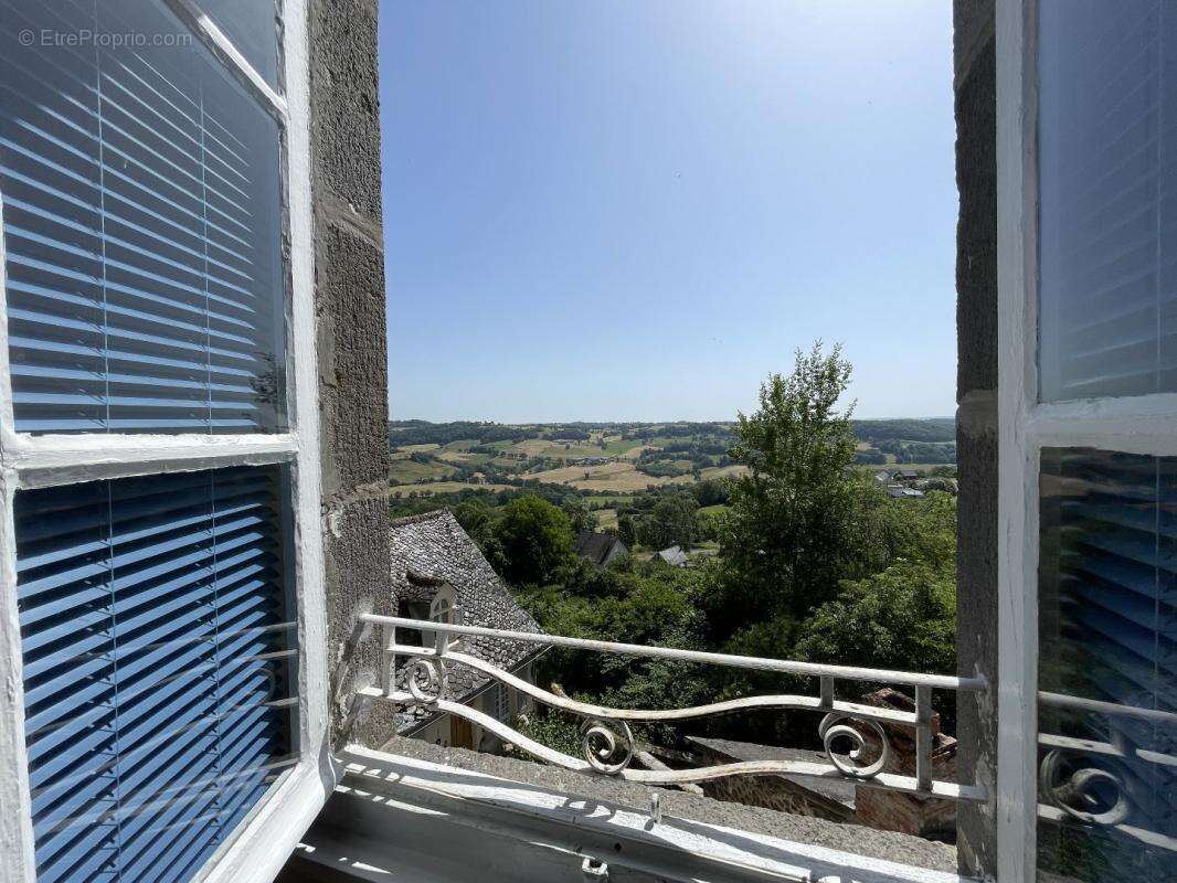 Maison à MUR-DE-BARREZ