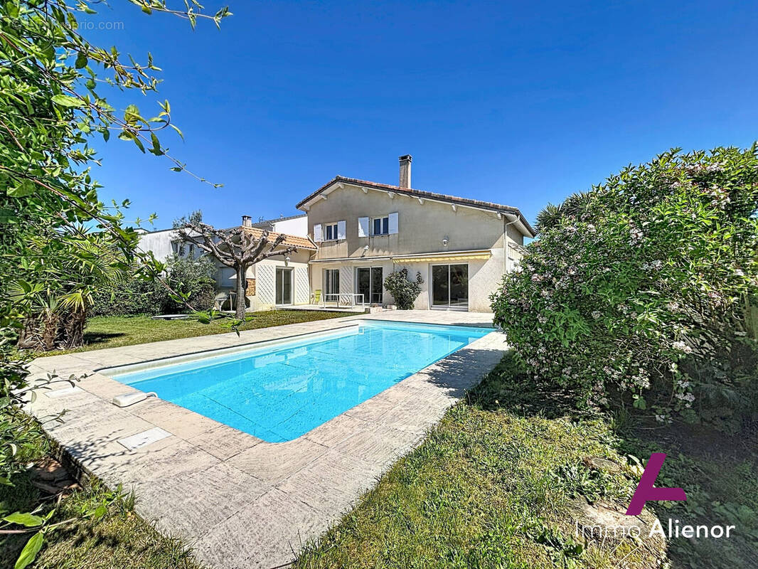 Maison à MERIGNAC