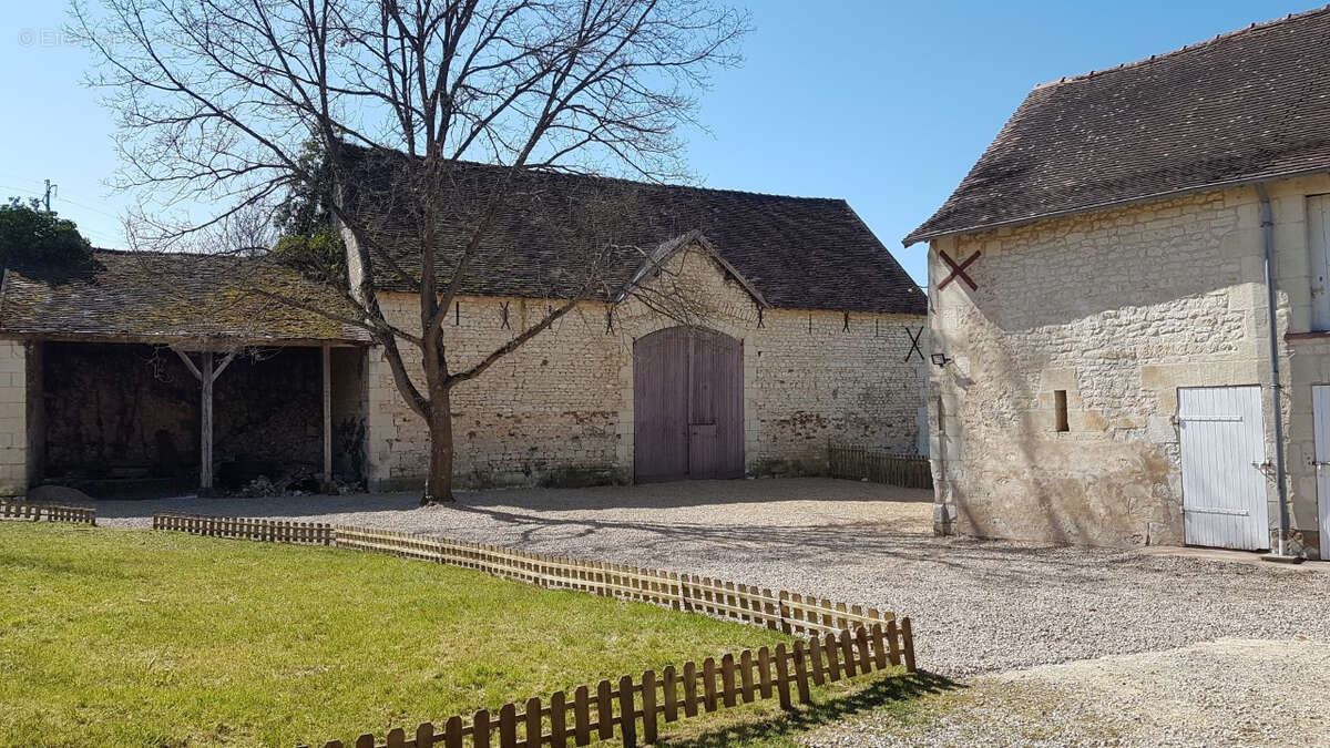 Maison à DANGE-SAINT-ROMAIN
