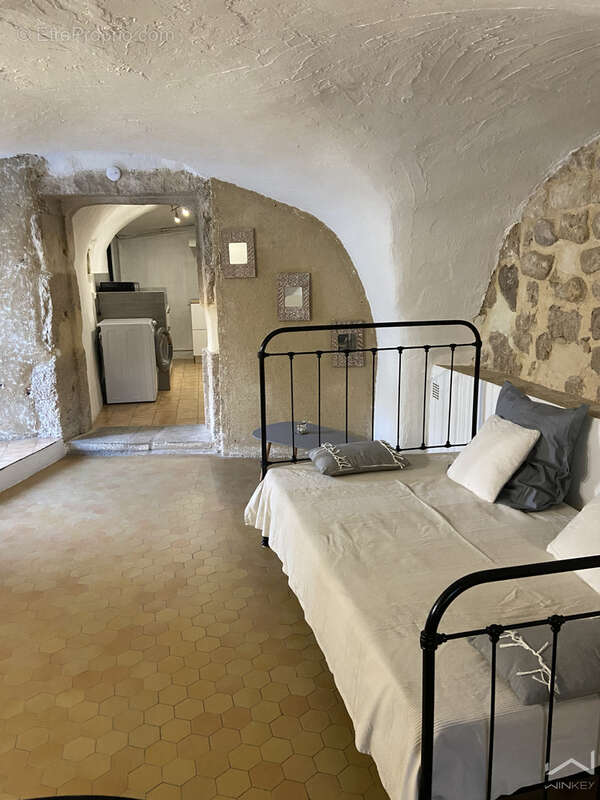 Appartement à LA GARDE-ADHEMAR