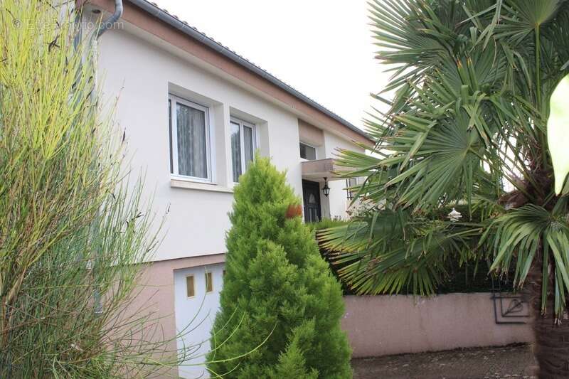 Maison à SAINT-REMY-EN-MAUGES