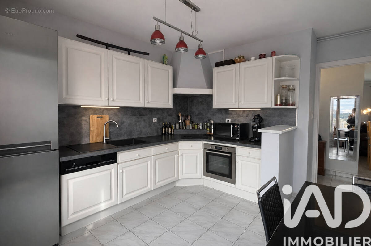 Photo 1 - Appartement à DECINES-CHARPIEU