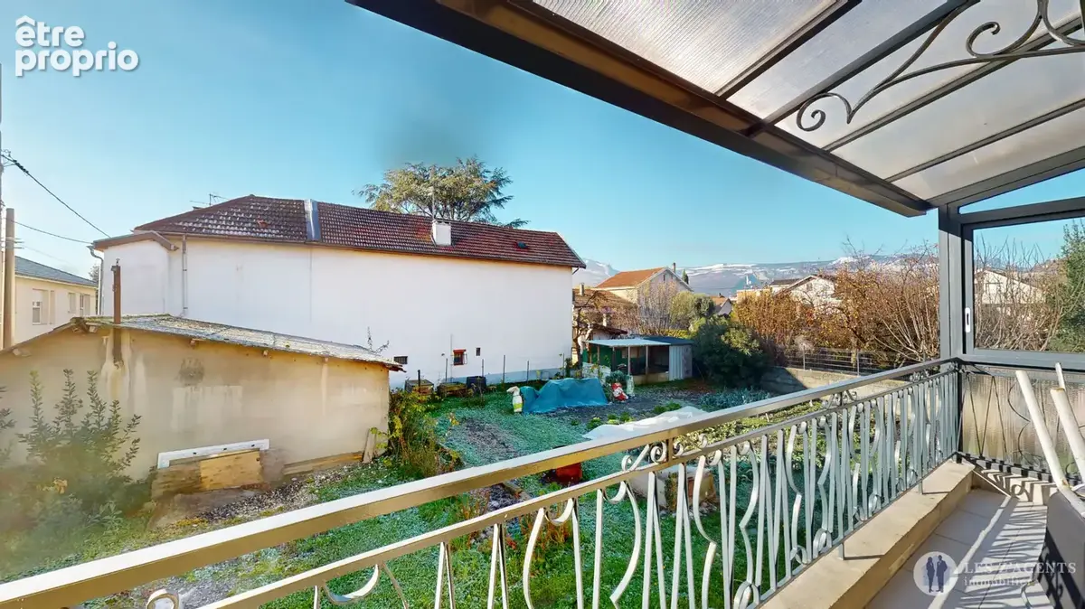 Maison T5 rénovée avec jardin et garages - photo 4