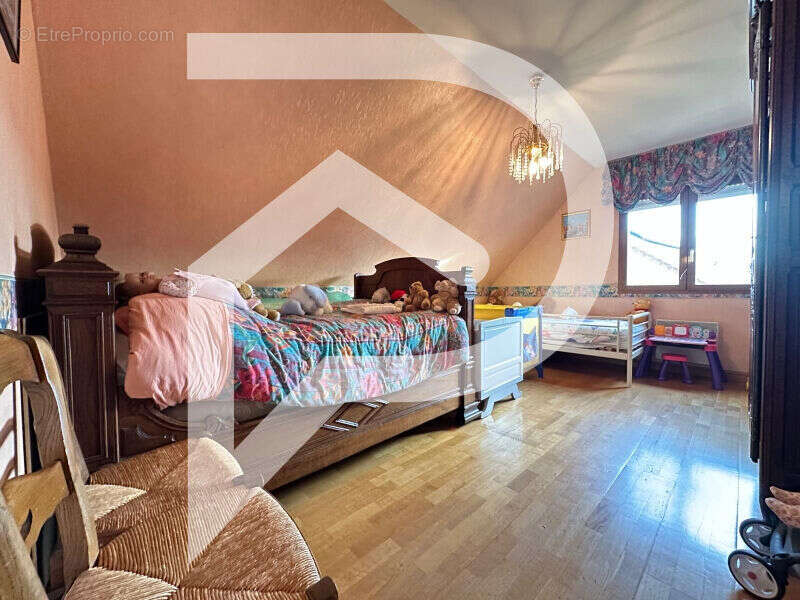 Maison à CREVECOEUR-SUR-L&#039;ESCAUT