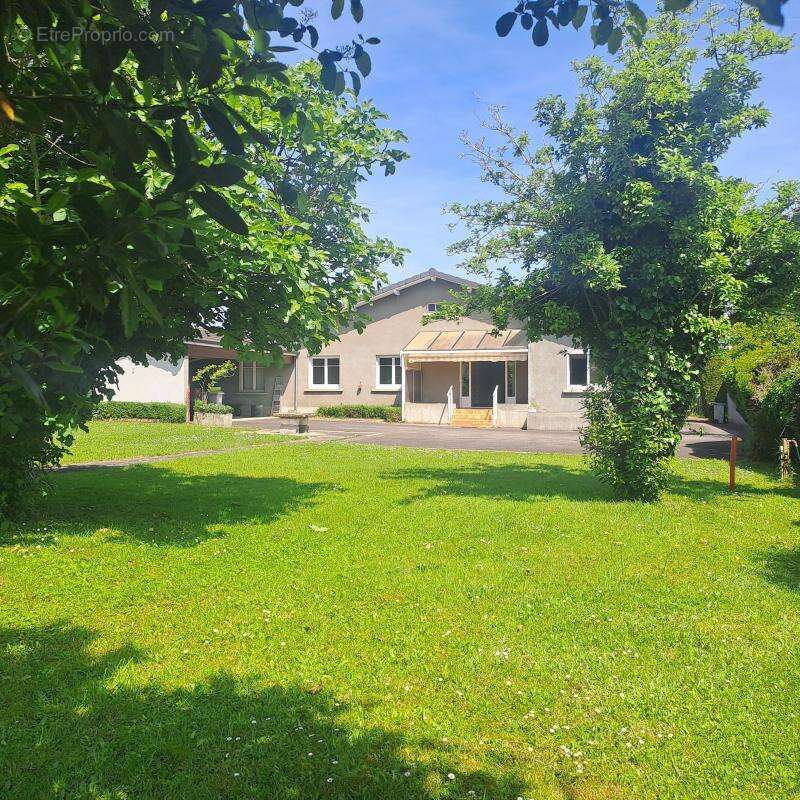 Maison 112 m² à Benejacq  - photo 2