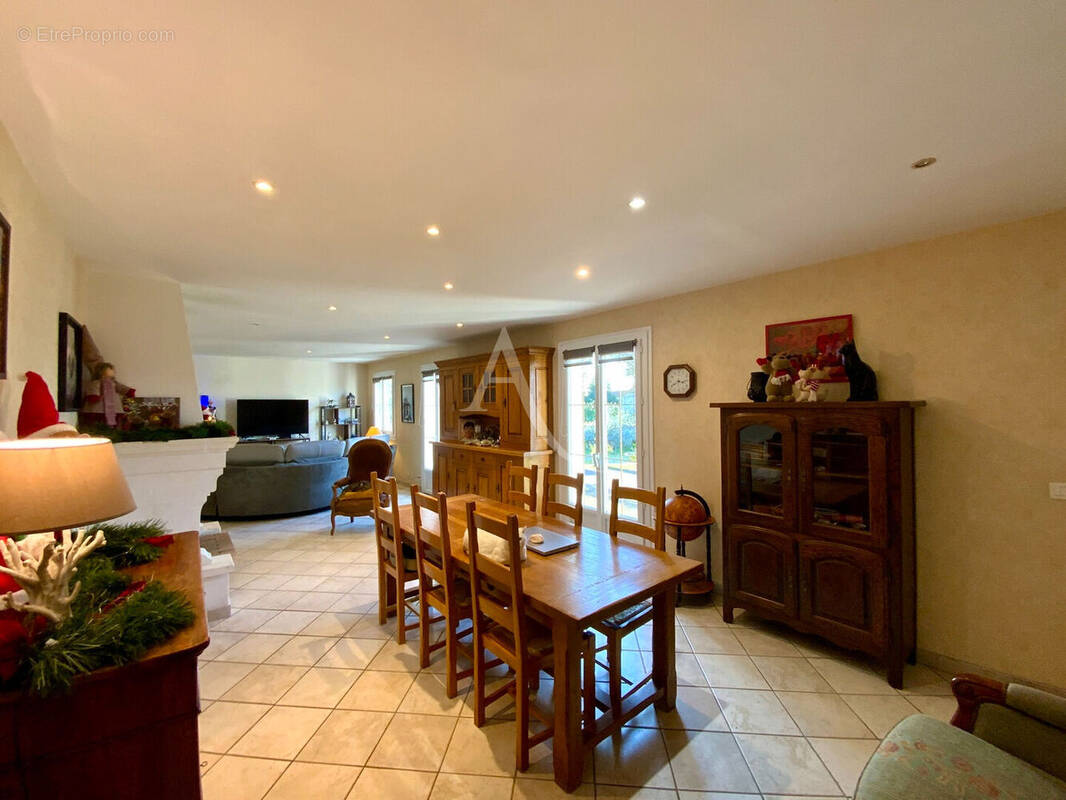 Maison à ALLAS-BOCAGE