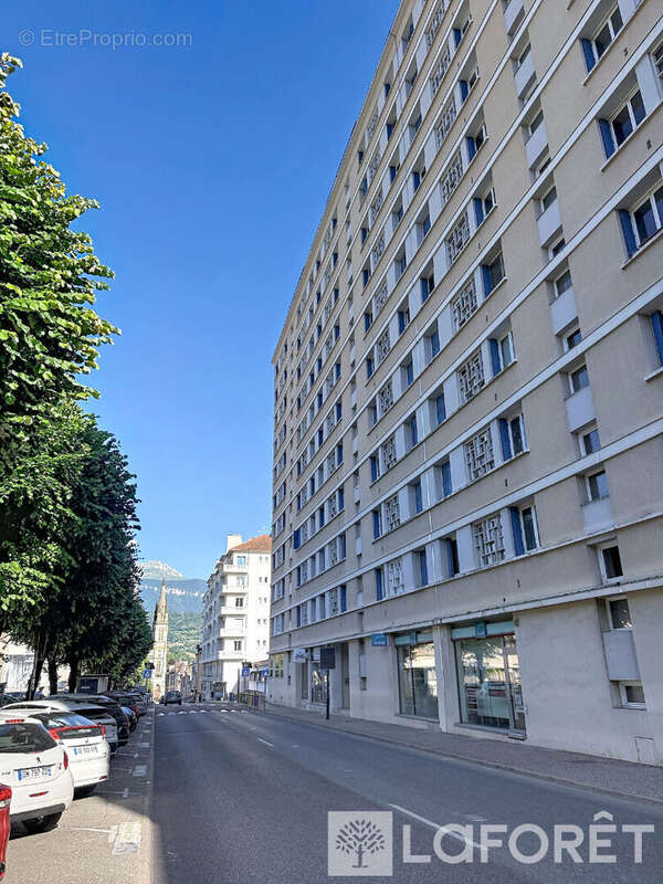 Appartement Voiron 5 pièce(s) - photo 9