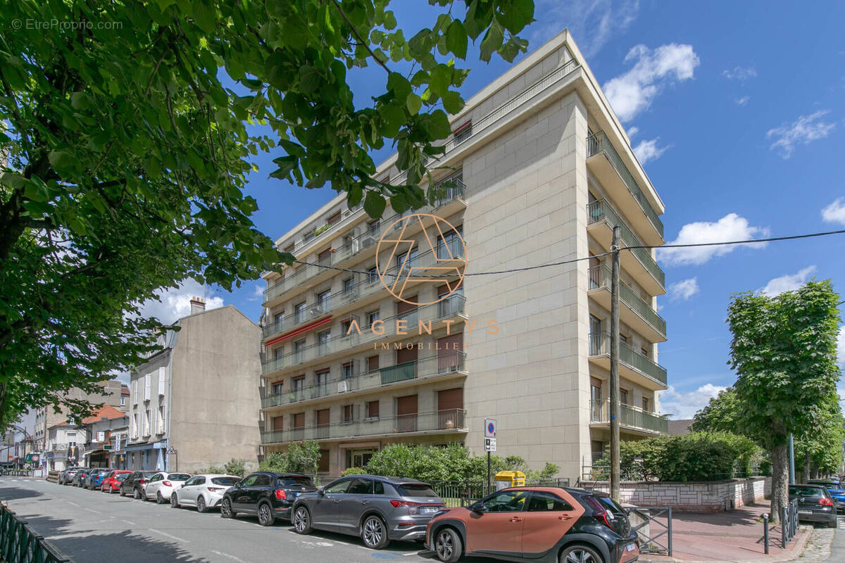 Appartement à SAINT-MAUR-DES-FOSSES
