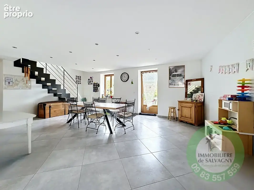 A vendre maison de caractère avec jardin et dependances a morancé - photo 7
