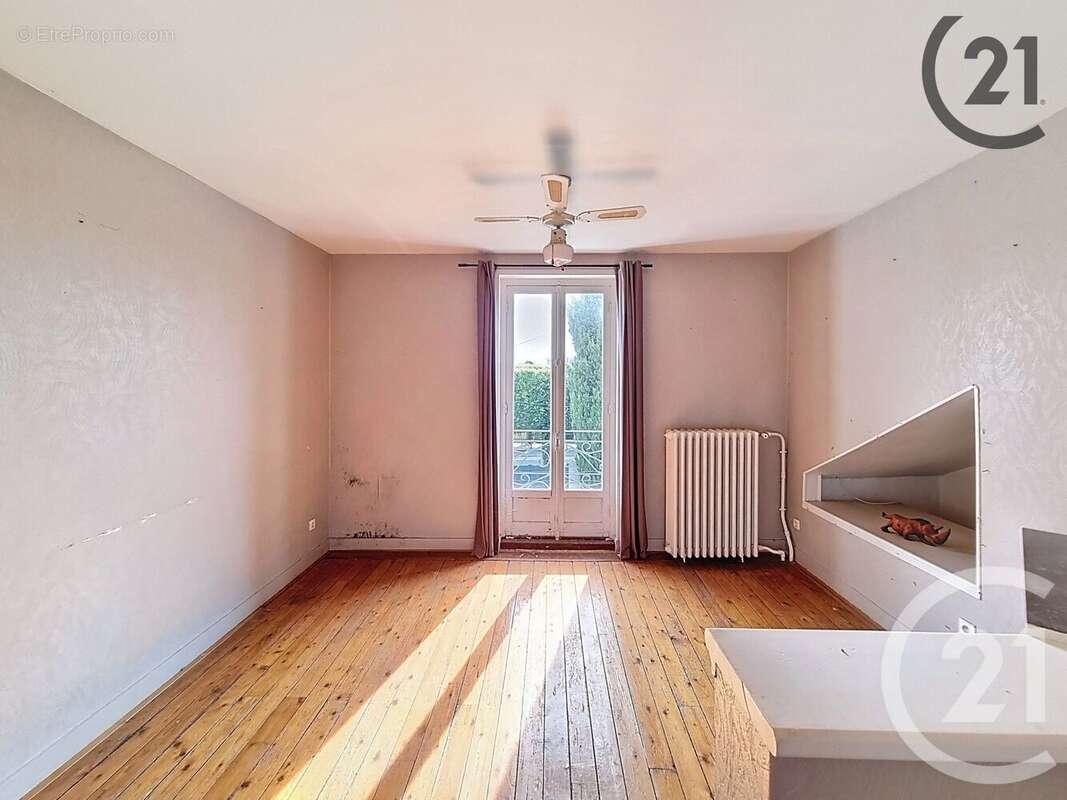 Maison à BRIE-COMTE-ROBERT