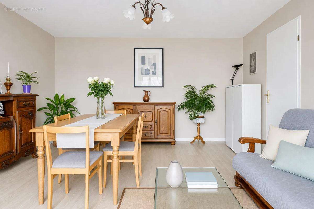Appartement à VAL-DE-REUIL