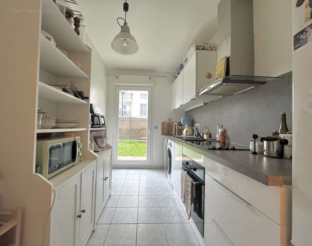 Appartement à COURBEVOIE