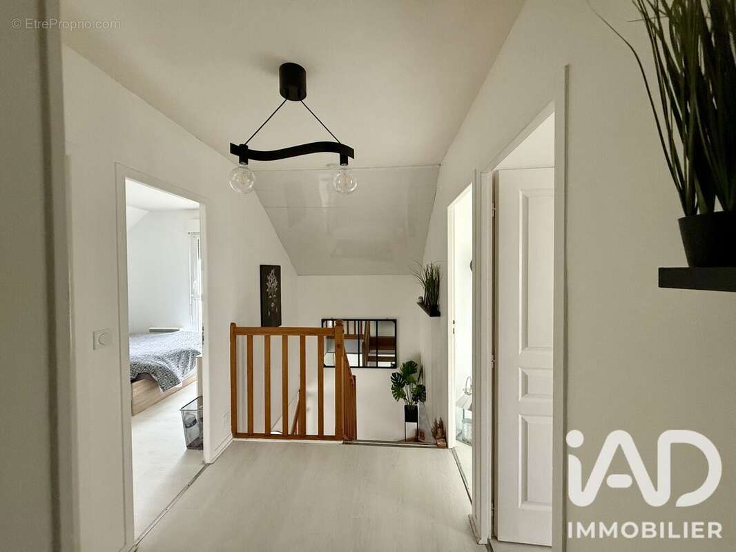 Maison 128 m² à Monnaie  - photo 6