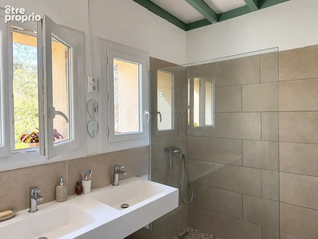 Maison vigneronne 4 faces   170 m2, 5 chambres, piscine et grand garage et jardin - photo 8