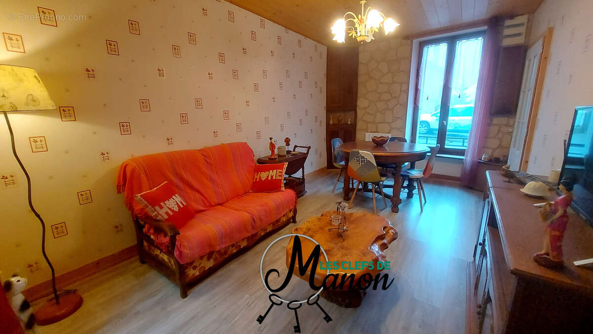 Maison à BESSINES-SUR-GARTEMPE