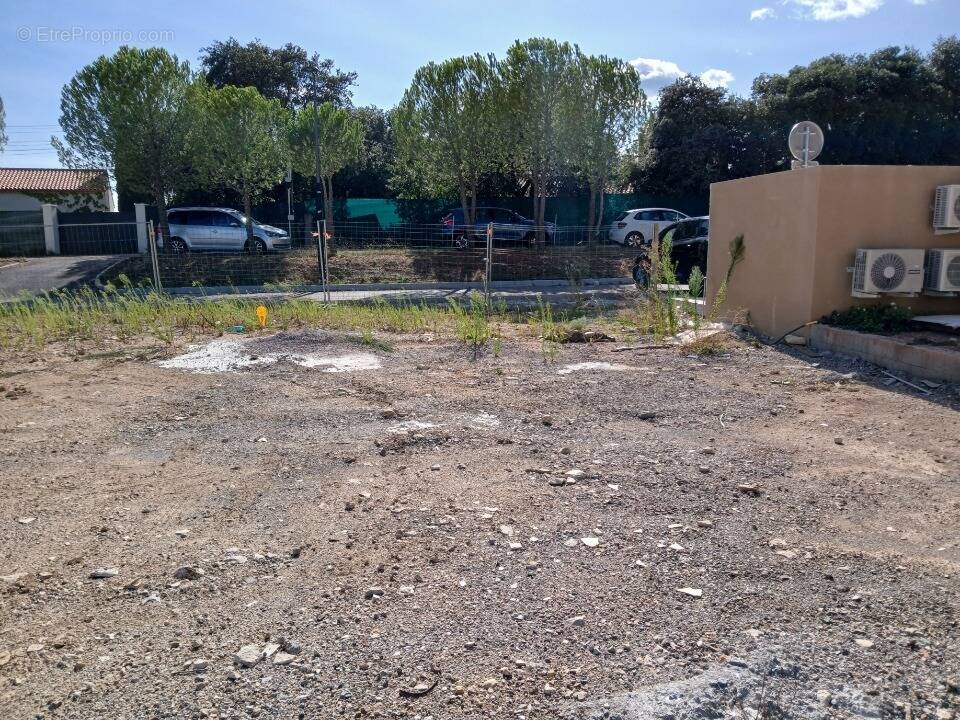 Terrain à COMBAILLAUX