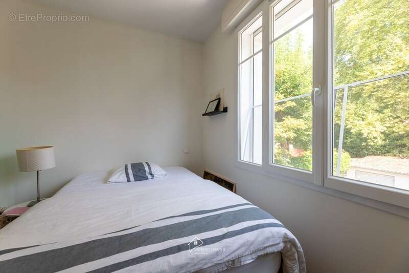 PAU (64) secteur Trespoey / Parc Beaumont - À VENDRE - Appartement T4 entièrement rénové avec garage - photo 9
