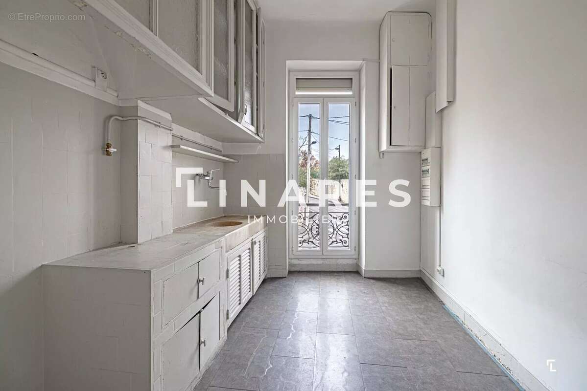 Commerce à MARSEILLE-14E