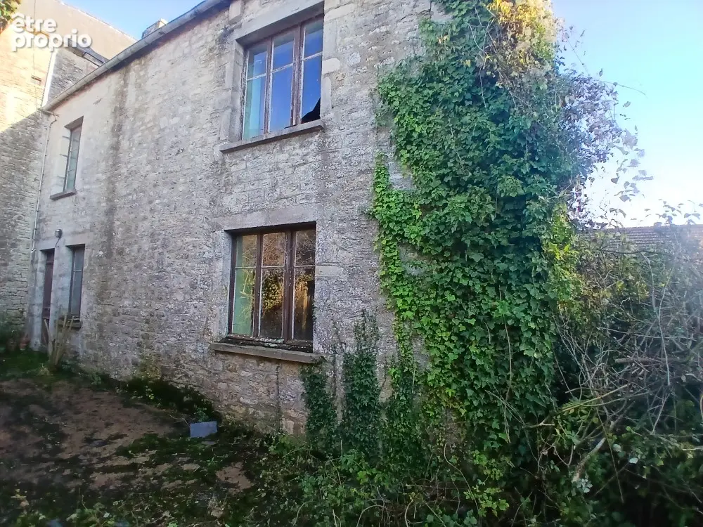 A ORGLANDES, maison en pierre, avec dépendances, à rénover - photo 2