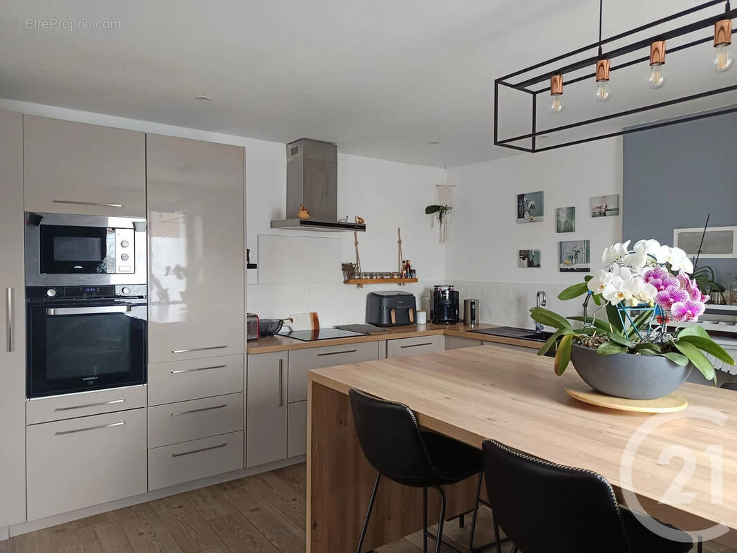 Maison à CHENAC-SAINT-SEURIN-D'UZET