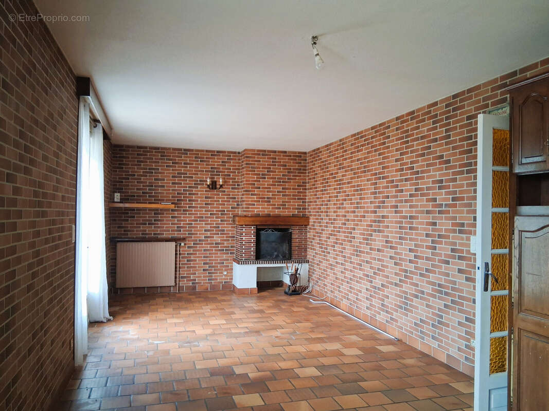 Immeuble de rapport - 5 logements 273m2 habitable + dependances - photo 7