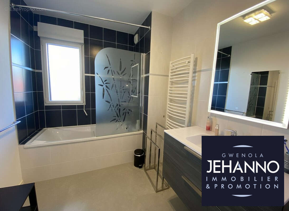 Appartement à SENE