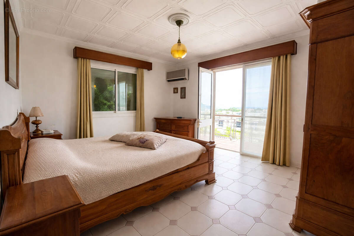 Maison à SAINT-DENIS