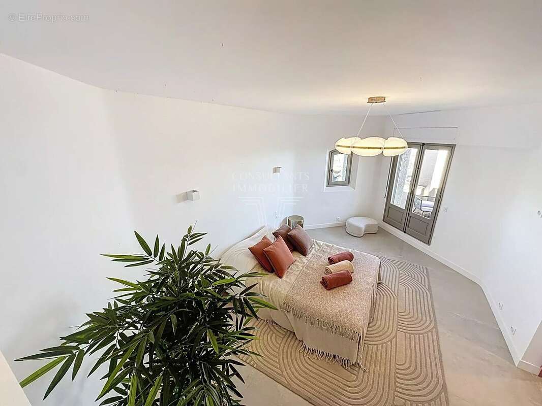 Maison à MANDELIEU-LA-NAPOULE