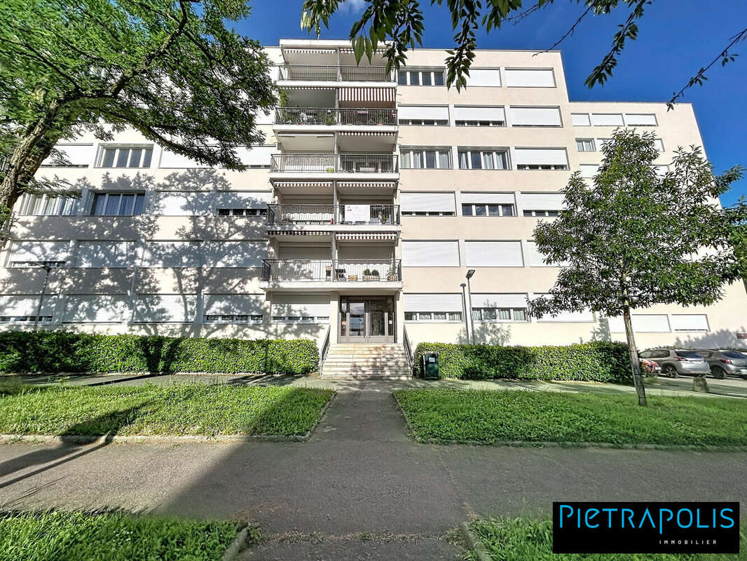 Appartement à SAINTE-FOY-LES-LYON